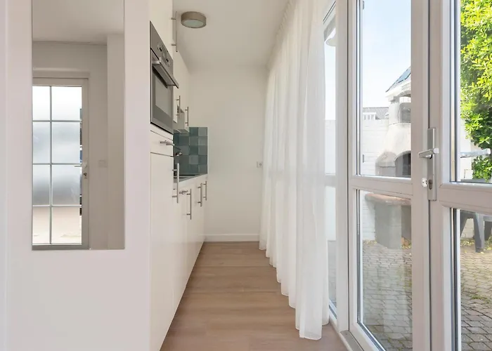 아파트 Bed & 023 *