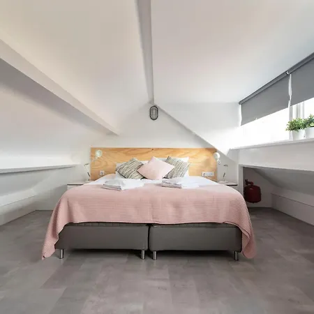 Апартаменты Bed & 023