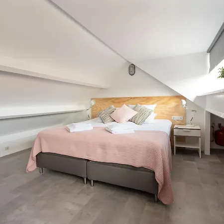 Bed & 023 Апартаменты